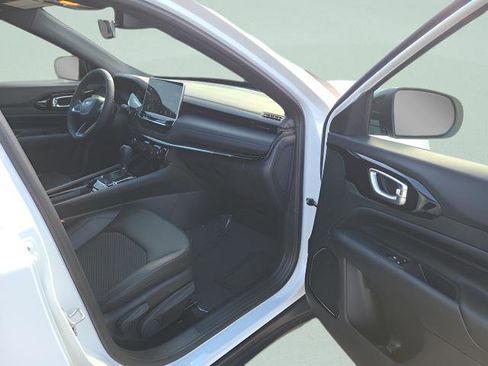 New 2026 Jeep Compass Latitude image 24