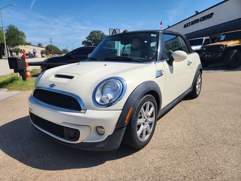 Used 2014 MINI Cooper S FWD image 1