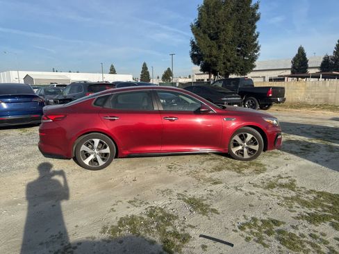 Used 2020 Kia Optima S image 4