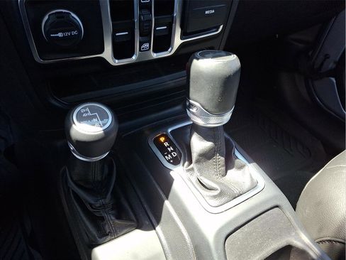 Used 2021 Jeep Wrangler Unlimited Sahara AWD/4WD image 59