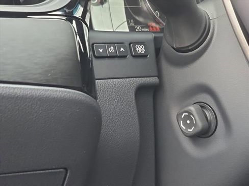 New 2025 Lexus ES 350 w/ Premium Package image 18