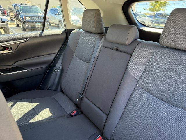 Used 2021 Toyota RAV4 XLE AWD/4WD image 25