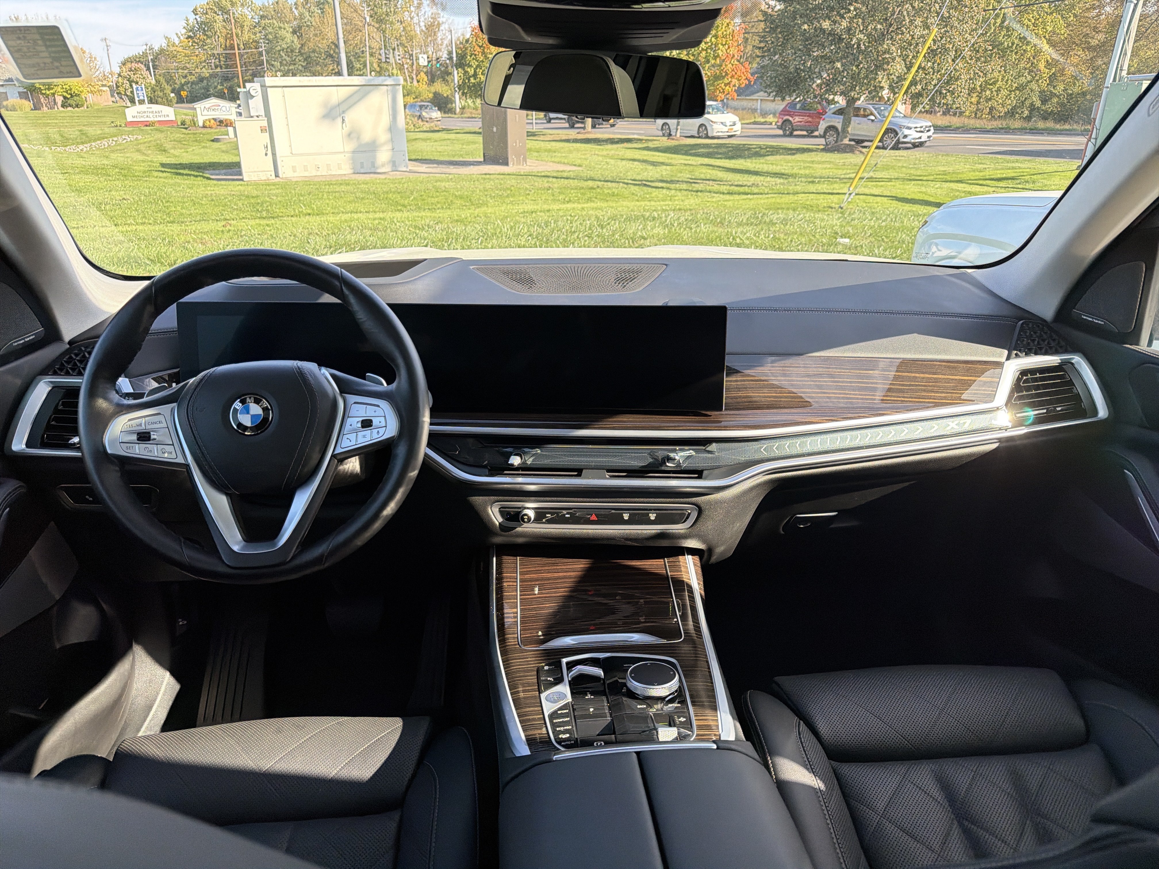 Used 2026 BMW X7 xDrive40i AWD/4WD image 11