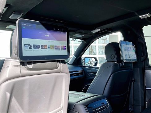 Used 2024 Cadillac Escalade Sport Platinum image 34