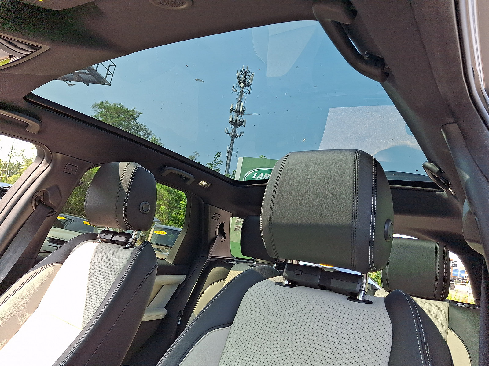 Used 2026 Land Rover Discovery Sport Landmark AWD/4WD image 18