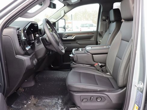 New 2026 Chevrolet Silverado 3500 LT w/ All Star Edition image 5