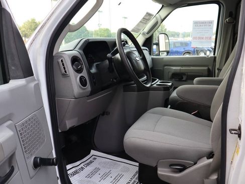 Used 2014 Ford E-350 and Econoline 350 Extended Super Duty w/ Insulation Package RWD image 8
