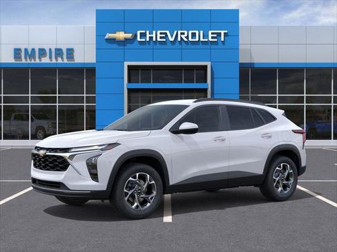New 2026 Chevrolet Trax LT w/ Driver Confidence Package image 2