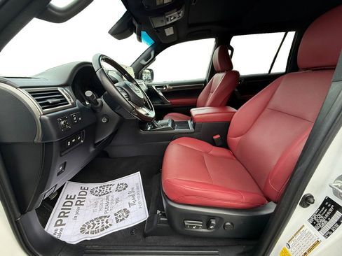 Used 2023 Lexus GX 460 Premium w/ Accessory Package AWD/4WD image 9