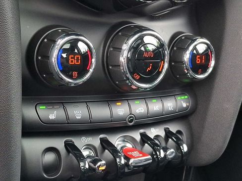Used 2024 MINI Cooper 2-Door Hardtop FWD image 15