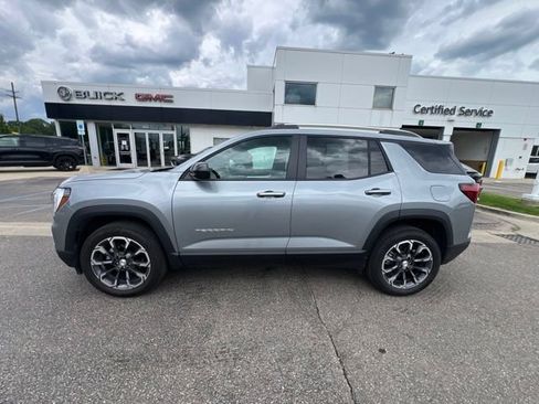 Used 2026 GMC Terrain Elevation w/ Elevation Premium Package AWD/4WD image 11