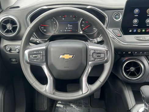 Used 2025 Chevrolet Blazer LT FWD image 37