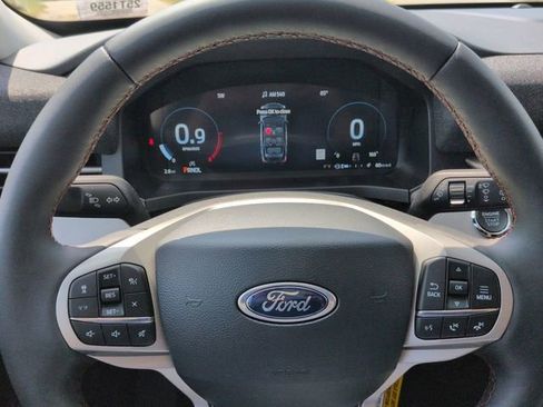 New 2025 Ford Explorer Active image 29
