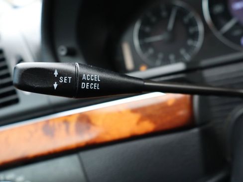 Used 2005 Mercedes-Benz E 500 4MATIC image 34