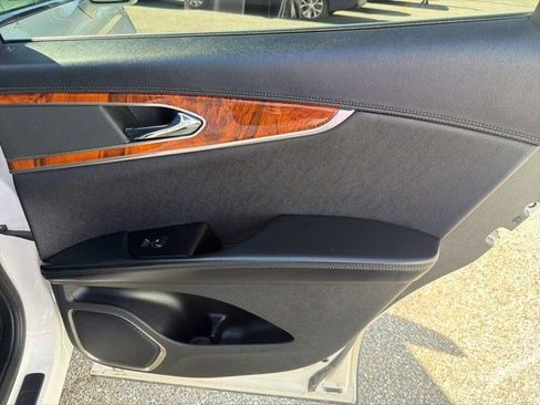 Used 2016 Lincoln MKX Reserve w/ Climate Package AWD/4WD image 18