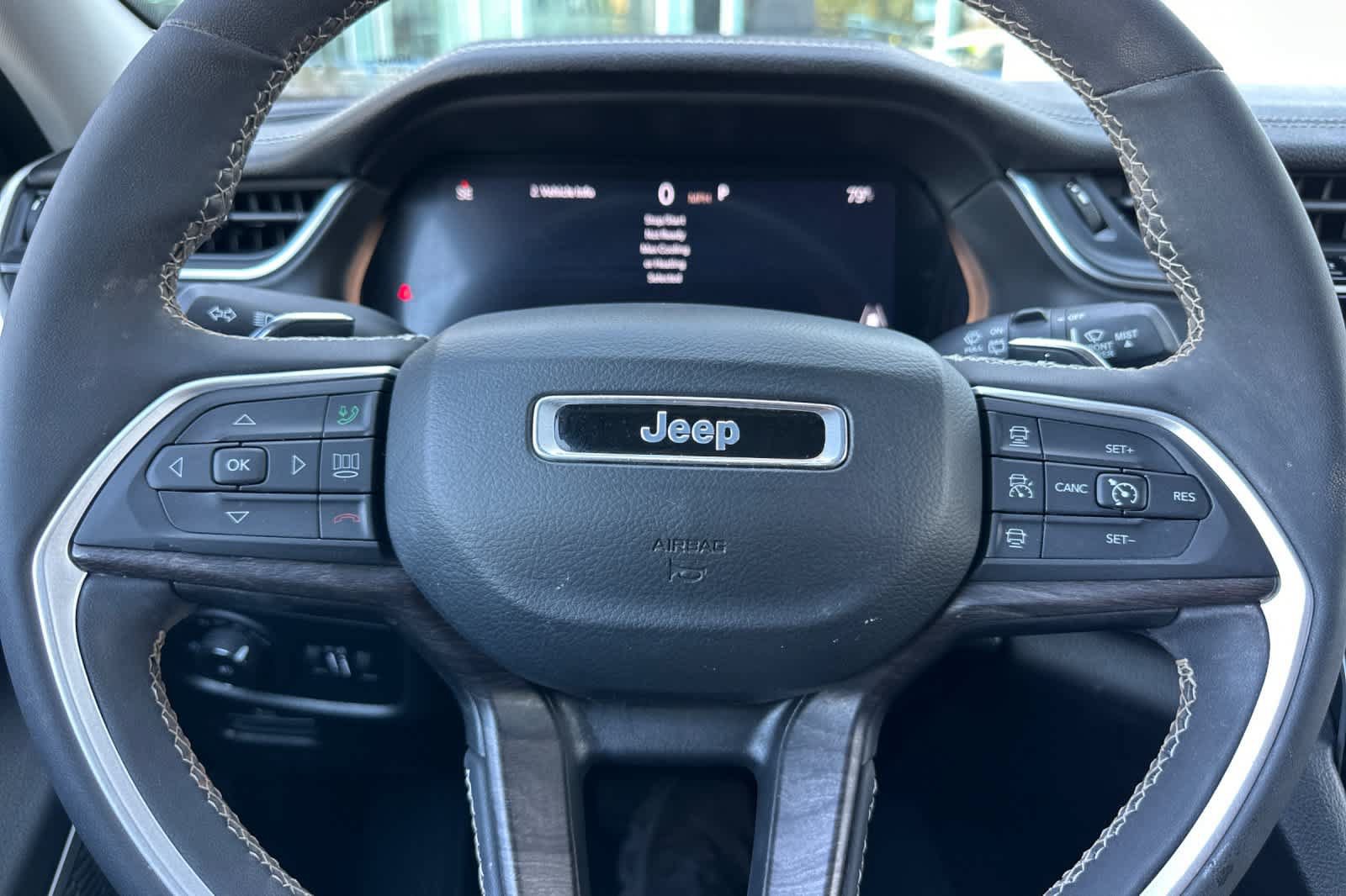 Used 2023 Jeep Grand Cherokee L Limited w/ Rear Seat Video Group I AWD/4WD image 25