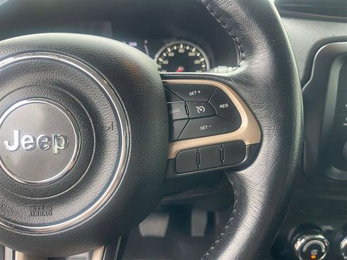 Used 2017 Jeep Renegade Latitude image 12