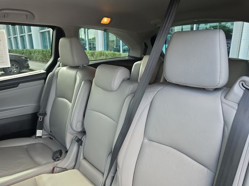 Certified 2024 Honda Odyssey EX-L image 12