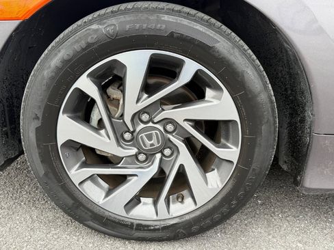 Used 2018 Honda Civic EX image 9