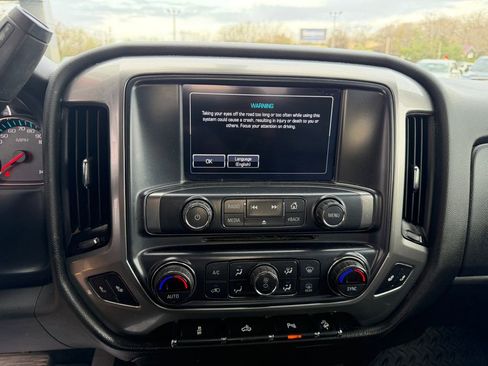 Used 2018 Chevrolet Silverado 1500 LT w/ Midnight Edition AWD/4WD image 15