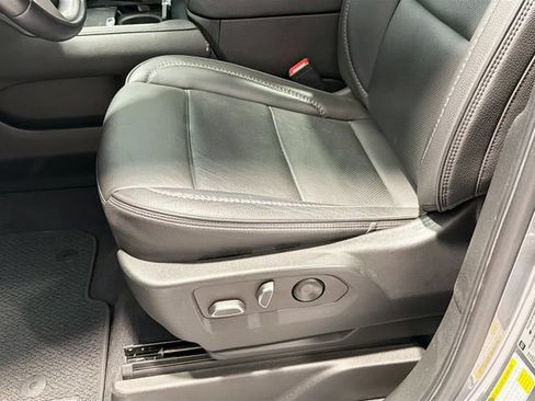 Used 2022 GMC Yukon XL Denali AWD/4WD image 19