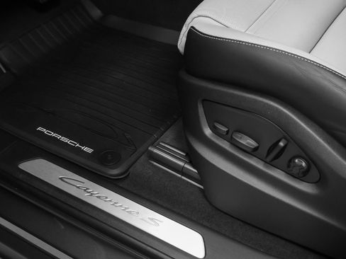 Certified 2026 Porsche Cayenne S AWD/4WD image 33
