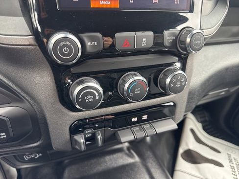 Used 2025 RAM 2500 Tradesman w/ Chrome Appearance Group image 20