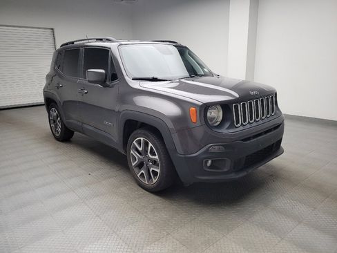 Used 2018 Jeep Renegade Latitude FWD image 13