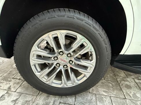 Used 2024 GMC Yukon SLT image 47