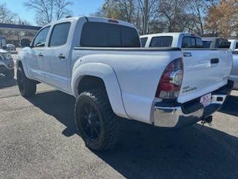 Used 2011 Toyota Tacoma PreRunner w/ SR5 Pkg #2 image 3