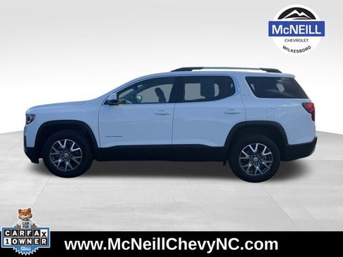 Used 2023 GMC Acadia SLT w/ Preferred Package image 4