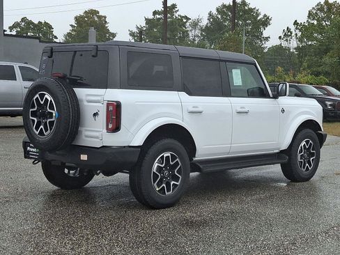 New 2025 Ford Bronco Outer Banks image 3