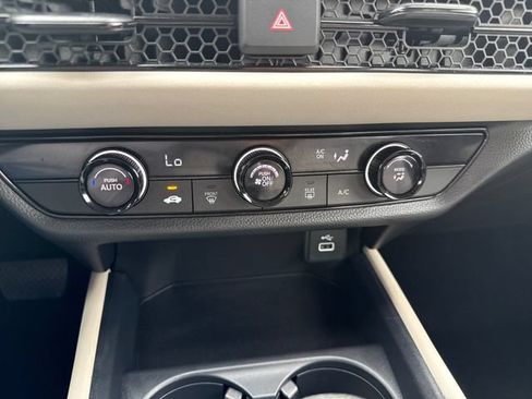 Certified 2024 Honda HR-V LX image 32