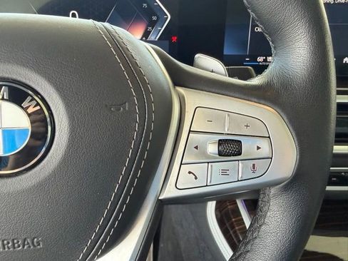 Used 2024 BMW X7 xDrive40i w/ Premium Package image 16
