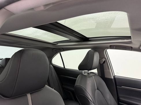 Used 2021 Toyota Camry XSE image 10