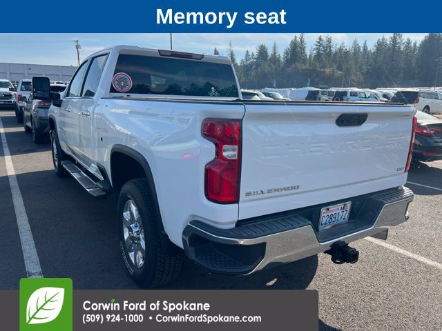 Used 2022 Chevrolet Silverado 2500 LTZ w/ Z71 Off-Road Package AWD/4WD image 7