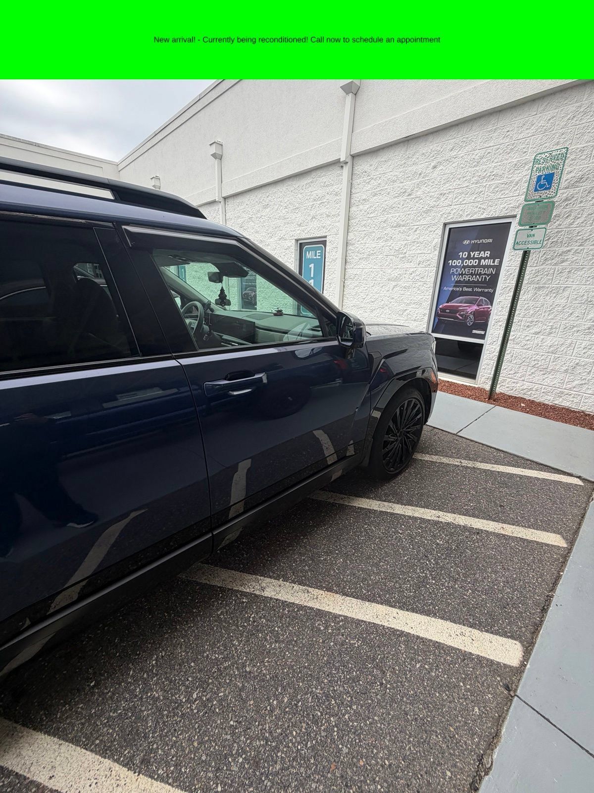 Used 2025 Hyundai Santa Fe Calligraphy FWD image 2