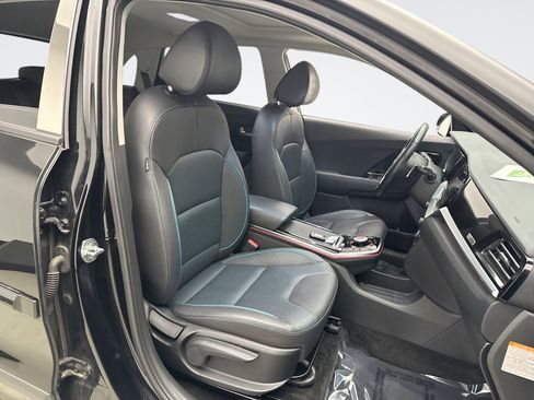 Used 2020 Kia Niro EX Premium w/ Cold Weather Package image 17