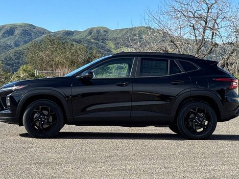 New 2026 Chevrolet Trax LT w/ Midnight Edition image 7