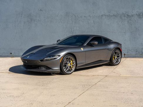 Certified 2022 Ferrari Roma RWD image 4