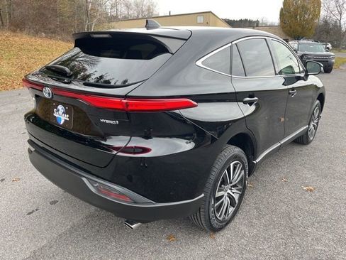 Used 2021 Toyota Venza LE image 4