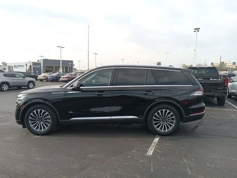 Used 2023 Lincoln Aviator Reserve image 4