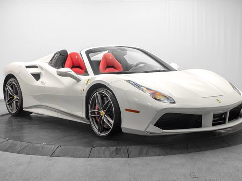 Used 2019 Ferrari 488 Spider RWD image 17