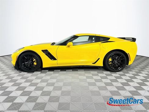 Used 2015 Chevrolet Corvette Z06 w/ 3LZ Preferred Equipment Group RWD image 4