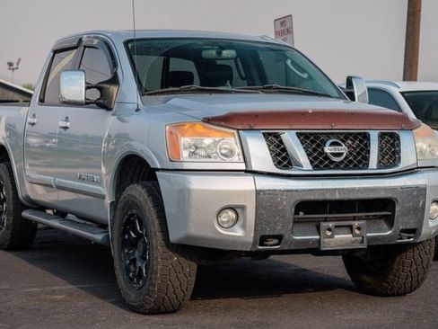 Used 2011 Nissan Titan SL w/ SL Technology Pkg AWD/4WD image 2