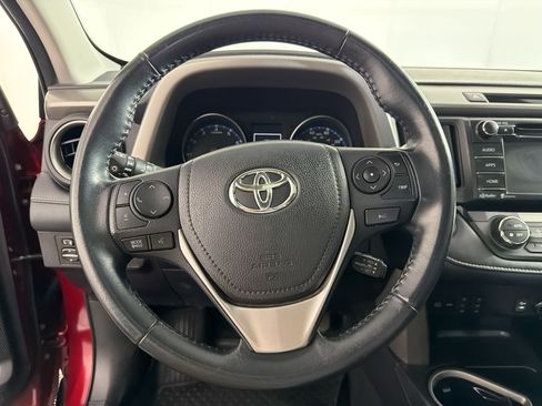 Used 2018 Toyota RAV4 XLE AWD/4WD image 11