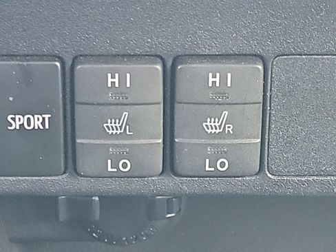Used 2018 Toyota RAV4 SE w/ Power Extra Value Package AWD/4WD image 13