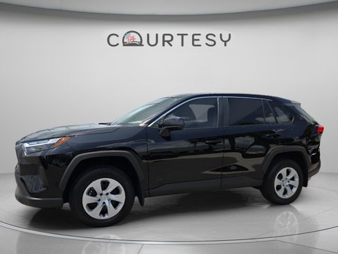 Certified 2025 Toyota RAV4 LE FWD image 1