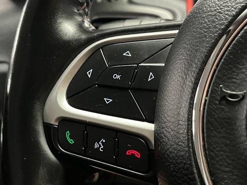 Used 2019 Jeep Compass Trailhawk w/ Leather Interior Group AWD/4WD image 24