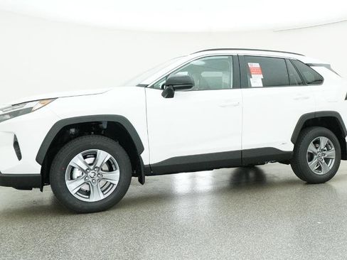 New 2025 Toyota RAV4 LE image 8